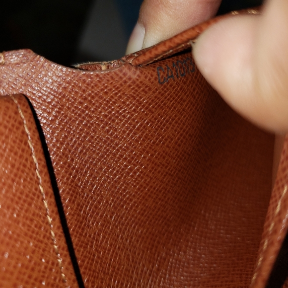 Louis Vuitton Wallet - Picture 8 of 16